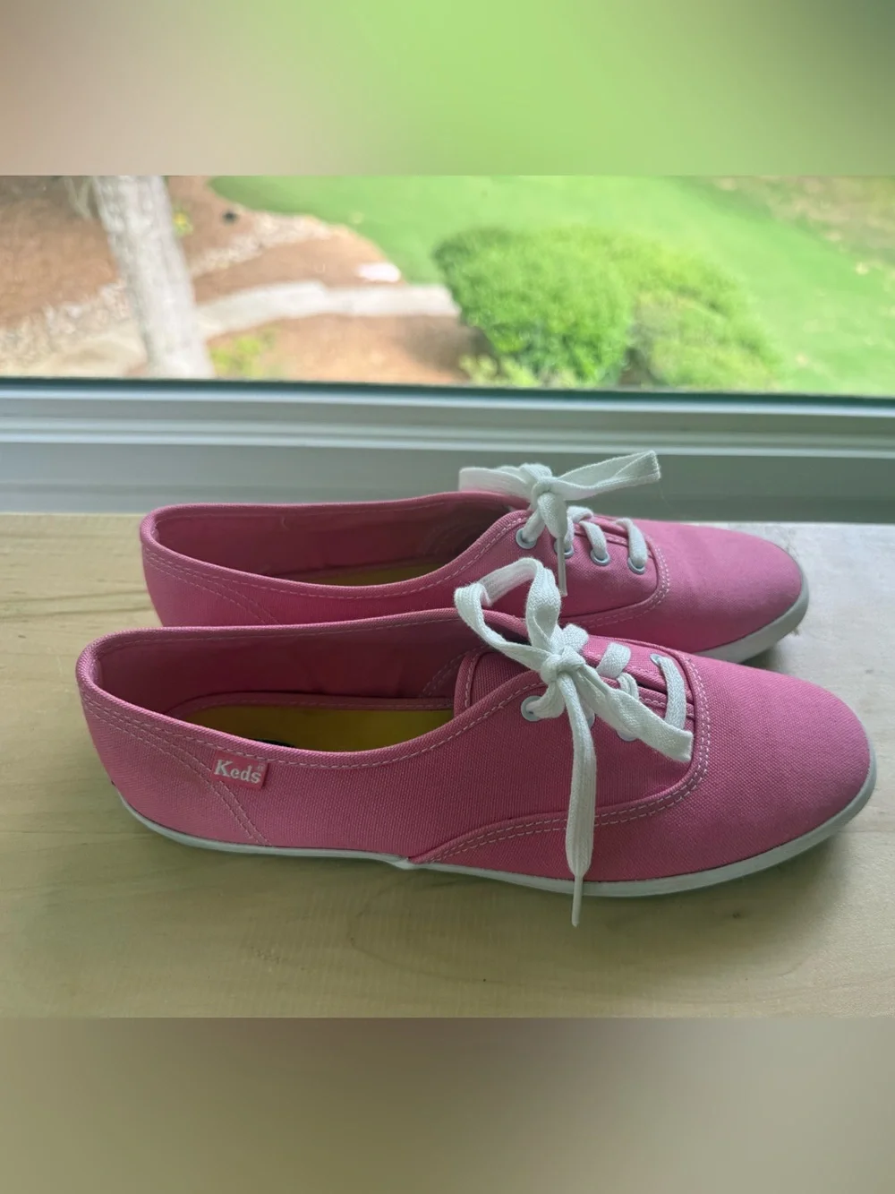 Women’s Keds Pink Canvas Low-Top Sneakers with White Laces - Picture 1 of 11